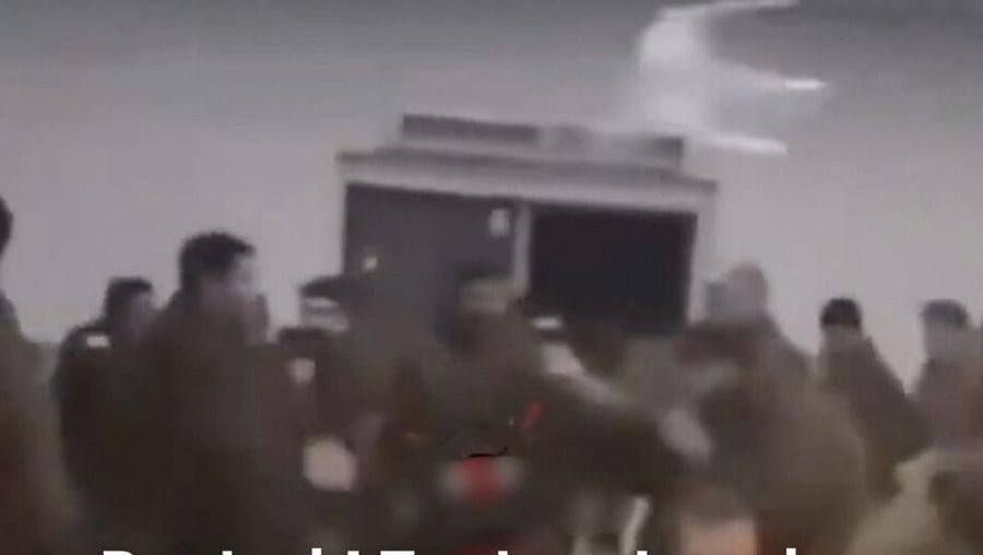 Video: Bentrok! Tentara Israel Adu Jotos-Lempar Kursi di Pangkalan Militer