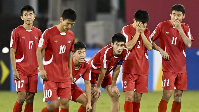 The players of Korea DPR look dejected following their defeat in the penalty shoot-out in the FIFA U-17 World Cup Qatar 2025 Round of 16 match between Korea DPR and Japan in Doha, Qatar, on November 18, 2025. (Photo by Noushad Thekkayil/NurPhoto via Getty Images)