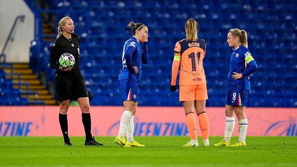The referee stops play after a technical issue during the UEFA Womens Champions League, league phase match Stamford Bridge, London. Picture date: Thursday November 20, 2025. (Photo by John Walton/PA Images via Getty Images)