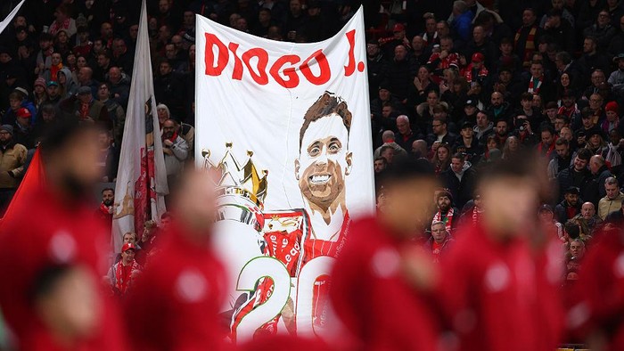 LIVERPOOL, ENGLAND - OCTOBER 29: A Diogo Jota banner is pictured as the teams line up during the Carabao Cup Fourth Round match between Liverpool and Crystal Palace at Anfield on October 29, 2025 in Liverpool, England. (Photo by Molly Darlington/Getty Images)