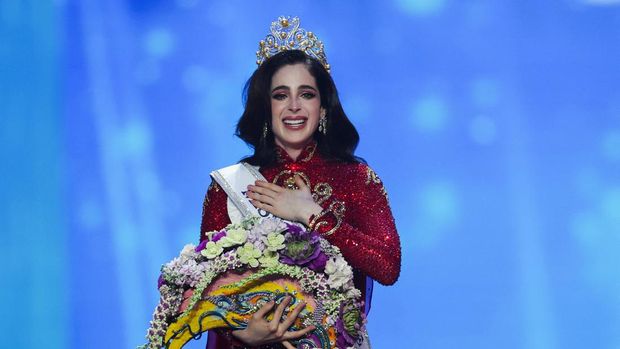 Fatima Bosch dari Meksiko bereaksi saat dinobatkan sebagai Miss Universe 2025 selama kontes Miss Universe ke-74 di Bangkok, Thailand, 21 November 2025. (REUTERS/Chalinee Thirasupa)