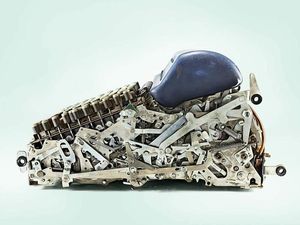 Foto Mencengangkan Bagian Dalam Benda Sehari-Hari Saat Dibelah