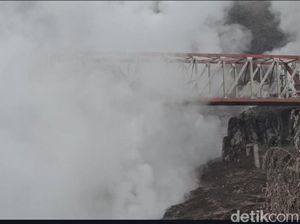 Besuk Kobokan Lumajang-Malang Sempat Dipenuhi Asap Letusan Sekunder