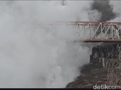 Besuk Kobokan Lumajang-Malang Sempat Dipenuhi Asap Letusan Sekunder