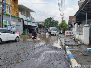 Banjir Surut, Sejumlah Ruas Jalan di Sidoarjo Kembali Bisa Dilalui