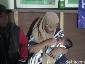 Kisah Nadia Pengungsi Erupsi Semeru Bawa Bayi 2 Bulan Butuh Susu-Popok