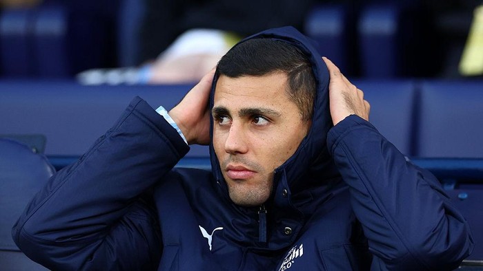 MANCHESTER, ENGLAND - NOVEMBER 02: Rodri of Manchester City looks on during the Premier League match between Manchester City and Bournemouth at Etihad Stadium on November 02, 2025 in Manchester, England. (Photo by Chris Brunskill/Fantasista/Getty Images)