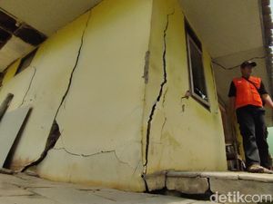 Hujan Picu Tanah Bergerak, Puluhan Warga Ciamis Harus Pindah