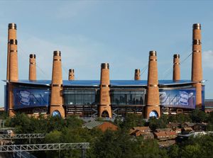 Ini Arsitektur Stadion Atau Pabrik?