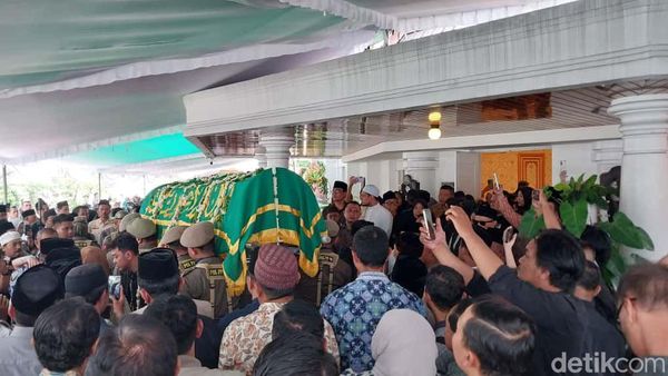 Potret Suasana Duka di Rumah Jabatan Walkot Malang Usai Istri Wafat