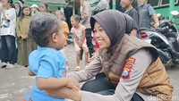 Anak Pengungsi Semeru Ceria Lagi Usai Trauma Healing Polres Lumajang