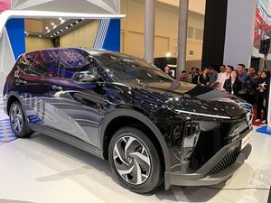 VinFast Bawa MPV Listrik 7 Seater dan Pikap Double Cabin ke GJAW 2025