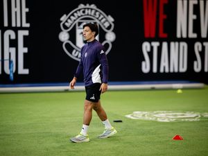 Lisandro Martinez Segera Comeback, Bisa Jadi Opsi di Lini Tengah MU?