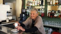 Usia 101 Tahun Masih Jadi Barista, Ini Rahasia Umur Panjang Nenek di Italia