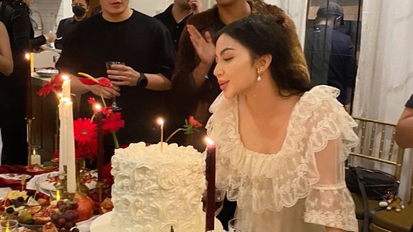 7 Foto Ultah ke-29 Ariel Tatum Bertema Vintage & Gothic, Dihadiri Camer