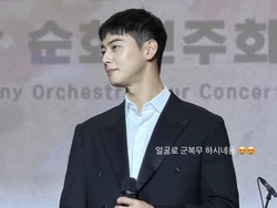 Viral Cha Eun Woo Bareface! Momen Nyanyi di Orchestra Bikin Fans Meleleh