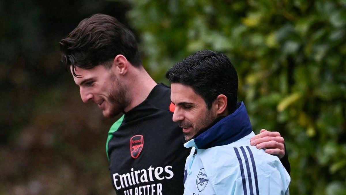 Mikel Arteta belum tahu kondisi cedera Declan Rice. (Foto: AFP/GLYN KIRK)