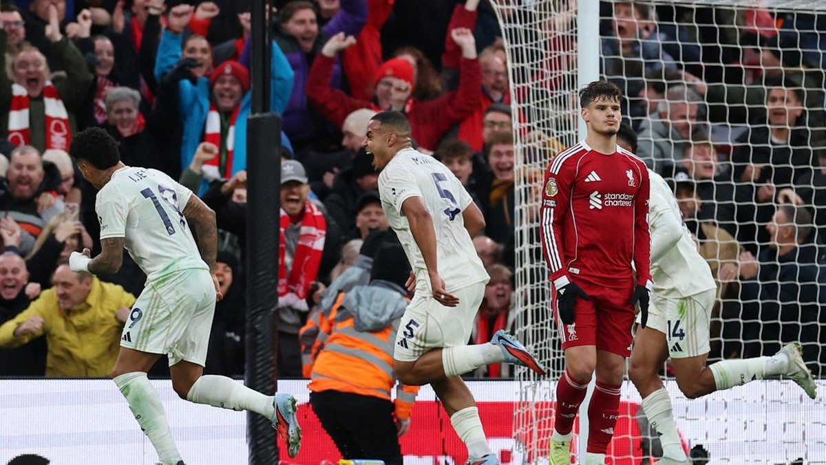 Liverpool tumbang 0-3 dari Nottingham Forest di kandang. (REUTERS/Phil Noble)
