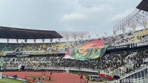 Potret Bonek saat Persebaya Ditahan Imbang Arema FC di Stadion GBT