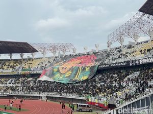 Potret Bonek saat Persebaya Ditahan Imbang Arema FC di Stadion GBT