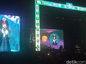 Karaoke Bareng Vierratale di Highschool Fest