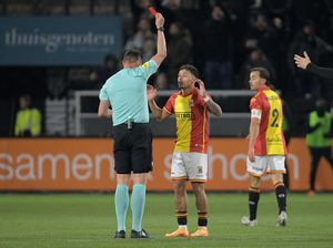 Dean James Kartu Merah, Go Ahead Eagles Keok dari Heracles