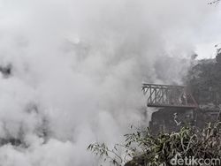 Video: Banjir Lahar Gunung Semeru, Akses Lumajang-Malang Buka Tutup
