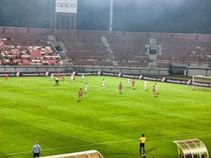 Tampil Mendominasi, Bali United Gagal Kalahkan Persis Solo di Stadion Dipta
