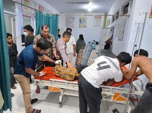 Ambulans Terguling Tabrak Motor di Dompu, Kaki Pelajar Putus