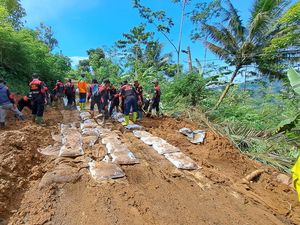 KemenPU Perbaiki Jalan-Tambah Posko Pengungsi Imbas Longsor Banjarnegara