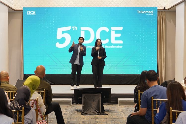 Masa Depan UKM Digital: Telkomsel Akselerasi Bisnis AI dengan Program DCE