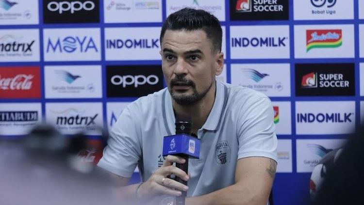 Kontroversi Gol Hokky Caraka: Pelatih Persita Meledak Marah