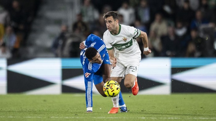 ELCHE, SPAIN - NOVEMBER 23: Alvaro Nunez of Elche CF in action during the Spanish league, La Liga EA Sports, football match played between Elche CF and Real Madrid C.F. at Manuel Martinez Valero Stadium on November 23, 2025 in Elche, Spain. (Photo By Francisco Macia/Europa Press via Getty Images)
