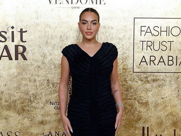 Foto: Gaya Georgina Rodriguez Hingga Lindsay Lohan di Fashion Thrust Arabia