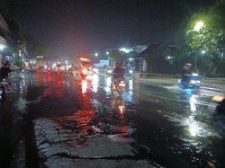 Sungai Welang Pasuruan Meluap, Jalur Pantura dan Pemukiman Terendam Banjir