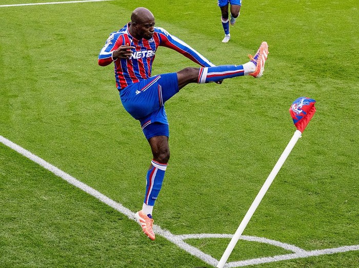 LONDON, ENGLAND - OCTOBER 18: Jean-Philippe Mateta of Crystal Palace celebrates after scoring his team's second goal during the Premier League match between Crystal Palace and Bournemouth at Selhurst Park on October 18, 2025 in London, United Kingdom. (Photo by Sebastian Frej/Getty Images)