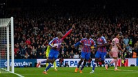 Aksi Mateta membuat Palace bermain imbang 3-3 melawan Bournemouth di London. Foto: Getty Images/Sebastian Frej