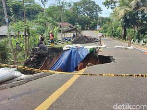 Jalur Ciamis-Cirebon Ditutup Total Imbas Jembatan Cikaleho Ambruk