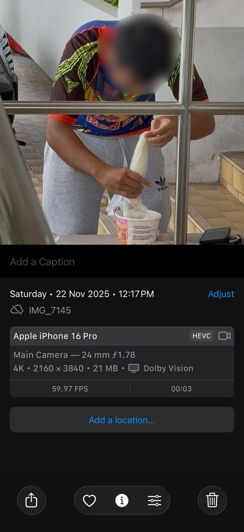 Jorok! Ojol Ini Masukkan Kembali Pesanan Bubur yang Sudah Tumpah