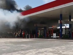 Sepeda Motor Ludes Terbakar Saat Isi Bensin di SPBU Cihampelas KBB