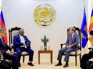 Natalius Pigai Temui Menham Kamboja, Bahas WNI hingga Forum HAM Asia