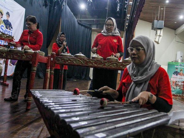 Pelatihan Musik Tradisional Gambang Kromong Hidupkan Kembali Kesenian Betawi di Jakarta