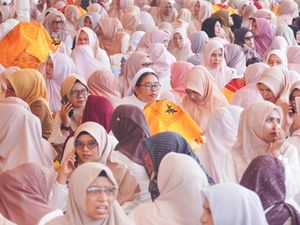 Pemkot Banda Aceh Gelar Maulid Raya, Ribuan Warga Santap Makan Siang Bersama