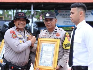 Polda Riau Beri Penghargaan 6 Personel Inhil yang Ungkap 19 Kg Sabu