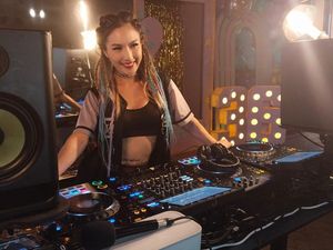 Ulang Tahun ke-36, Puput Carolina Pindah Profesi dari Chef ke Sekolah DJ