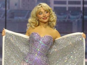 Sabrina Carpenter Kasih Lihat Foto Kamar Mandi Rusak karena Kebakaran