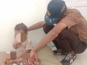 Viral Siswa SMP di Polman Bawa Adik Bayi ke Sekolah Saat Ortu Cari Kerja
