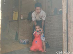 Siswa SMP di Polman Bawa Adik Bayi ke Sekolah Sempat Larang Ibu Merantau