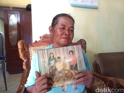 5 Menit Penuh Haru Saat Keluarga Video Call Seni Usai 20 Tahun Menghilang