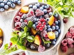 5 Buah Lebih Bernutrisi dalam Kondisi Beku Ketimbang Segar, Menurut Ahli Gizi